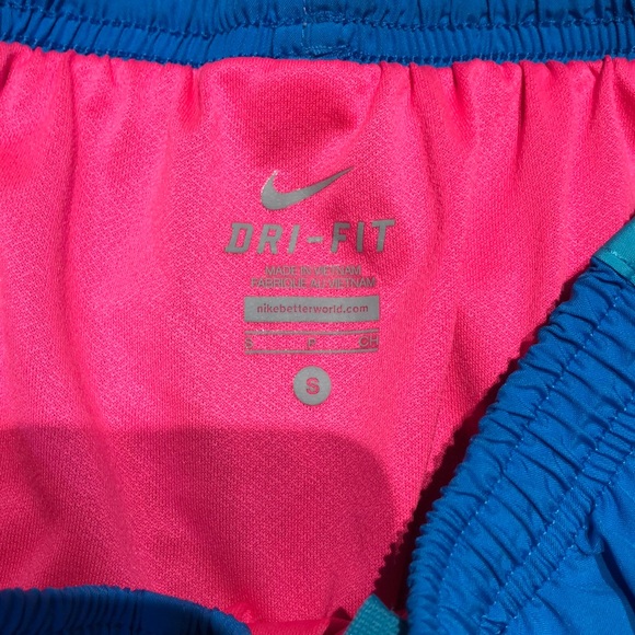 Nike dri-fit shorts - Picture 2 of 3